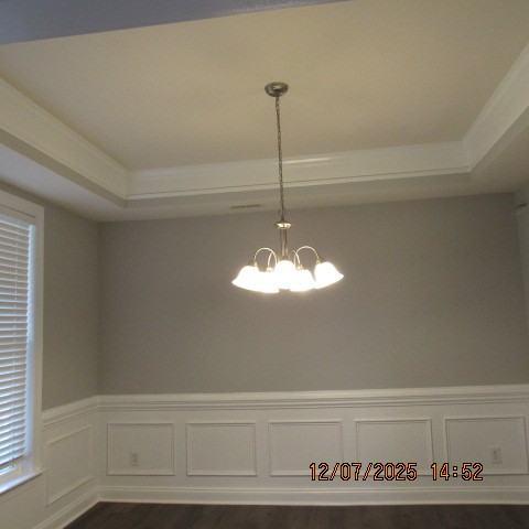 8520 Dargan Ln - Photo 5 of 13