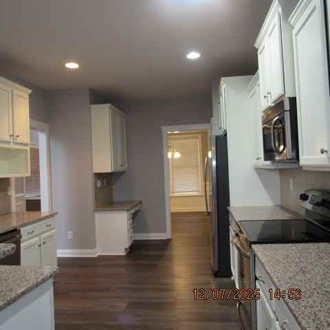 8520 Dargan Ln - Photo 6 of 13