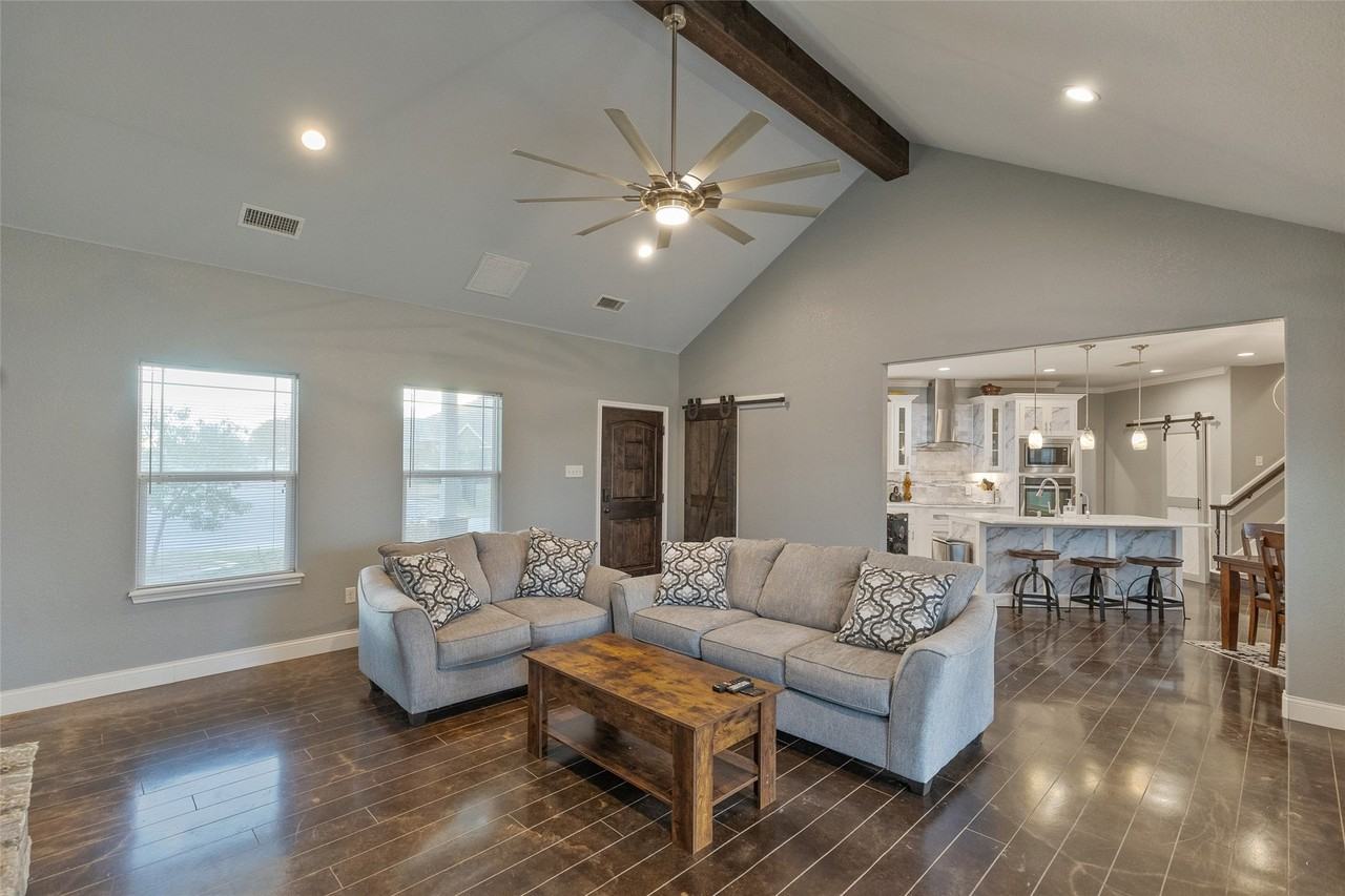 3518 Rhonni Ct - Photo 3 of 35