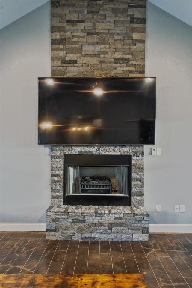 3518 Rhonni Ct - Photo 4 of 35