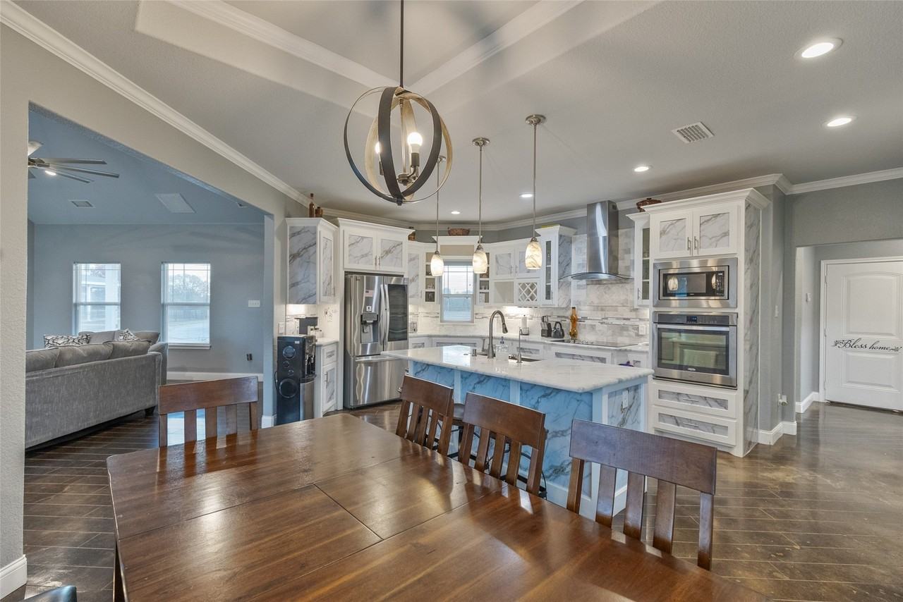 3518 Rhonni Ct - Photo 6 of 35
