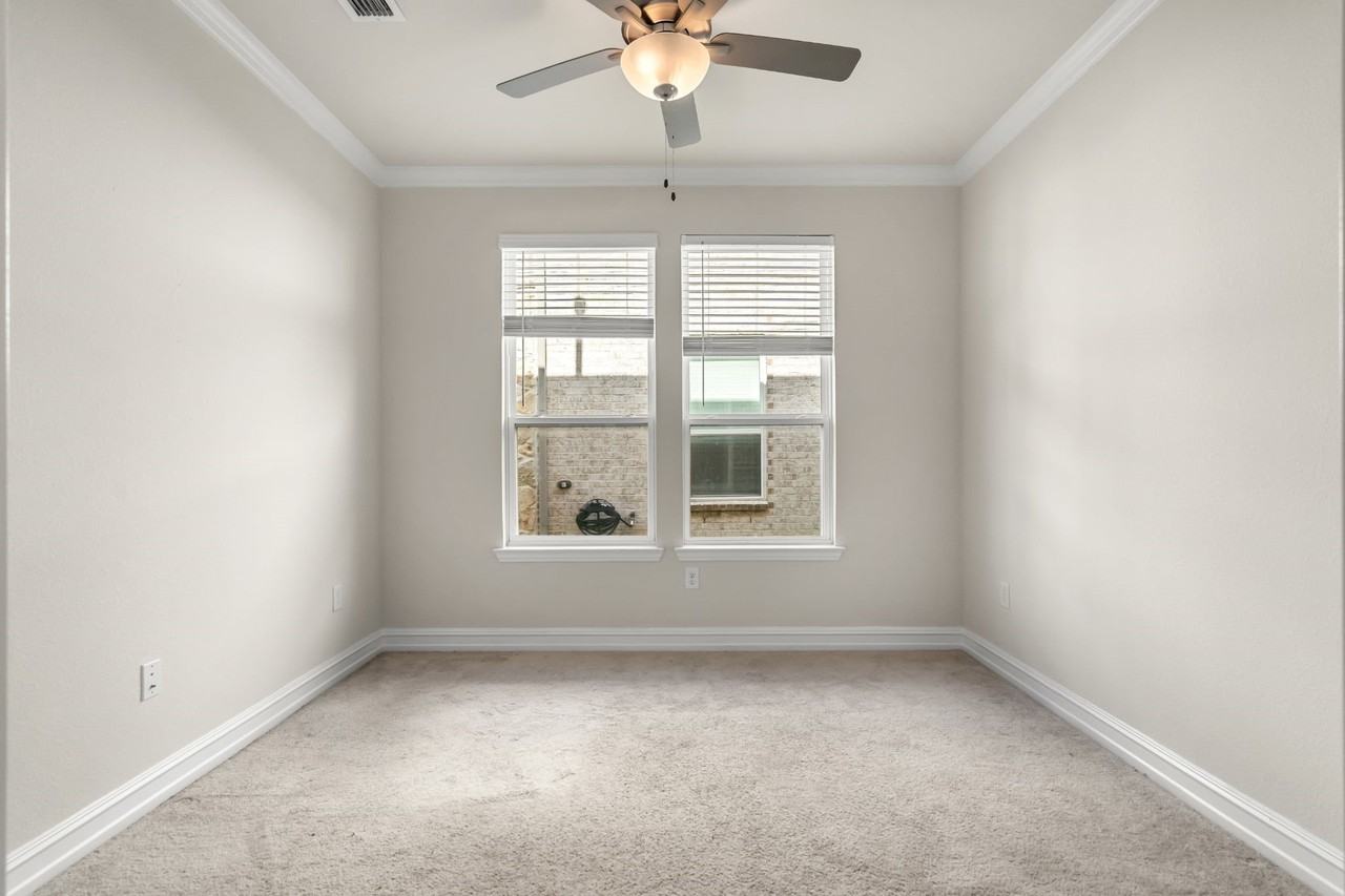 257 Jones St - Photo 7 of 11