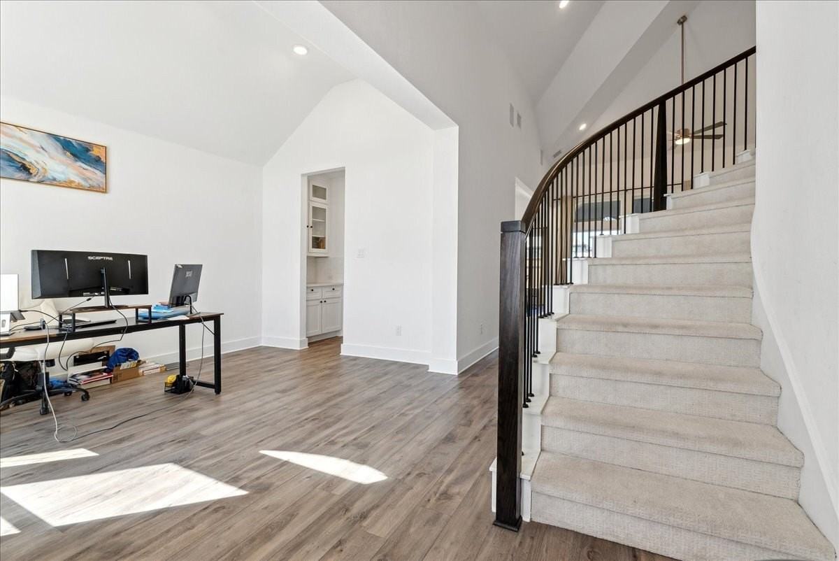 1710 Highwood Rd - Photo 2 of 25