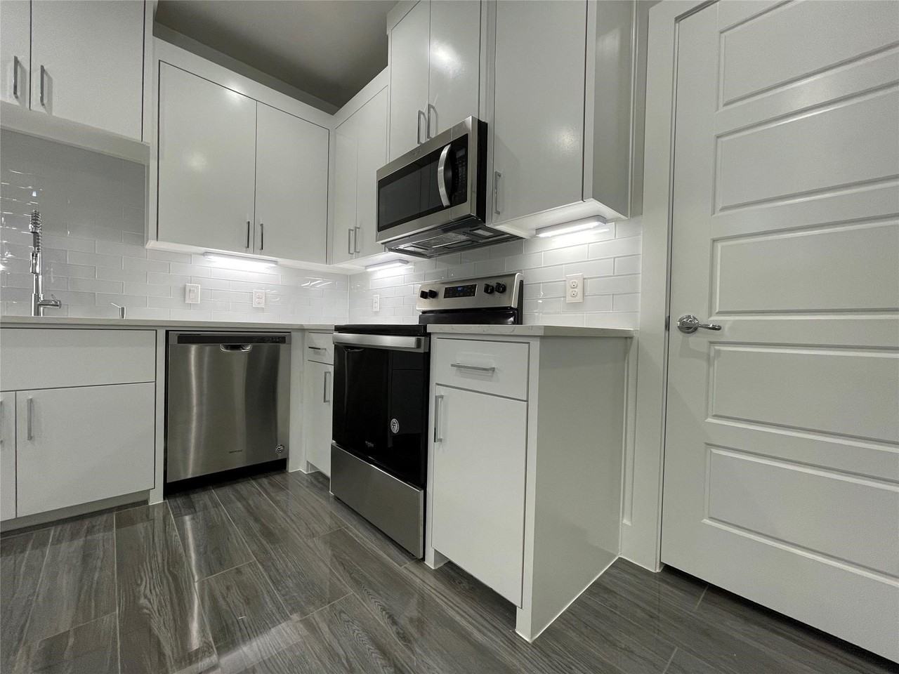 2417 N Winnetka Ave - Photo 7 of 34