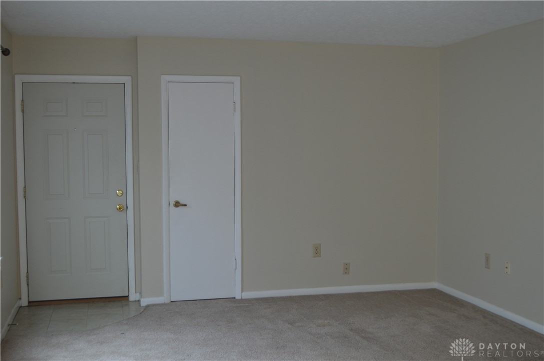 1217 Robbins Run Ct - Photo 3 of 32