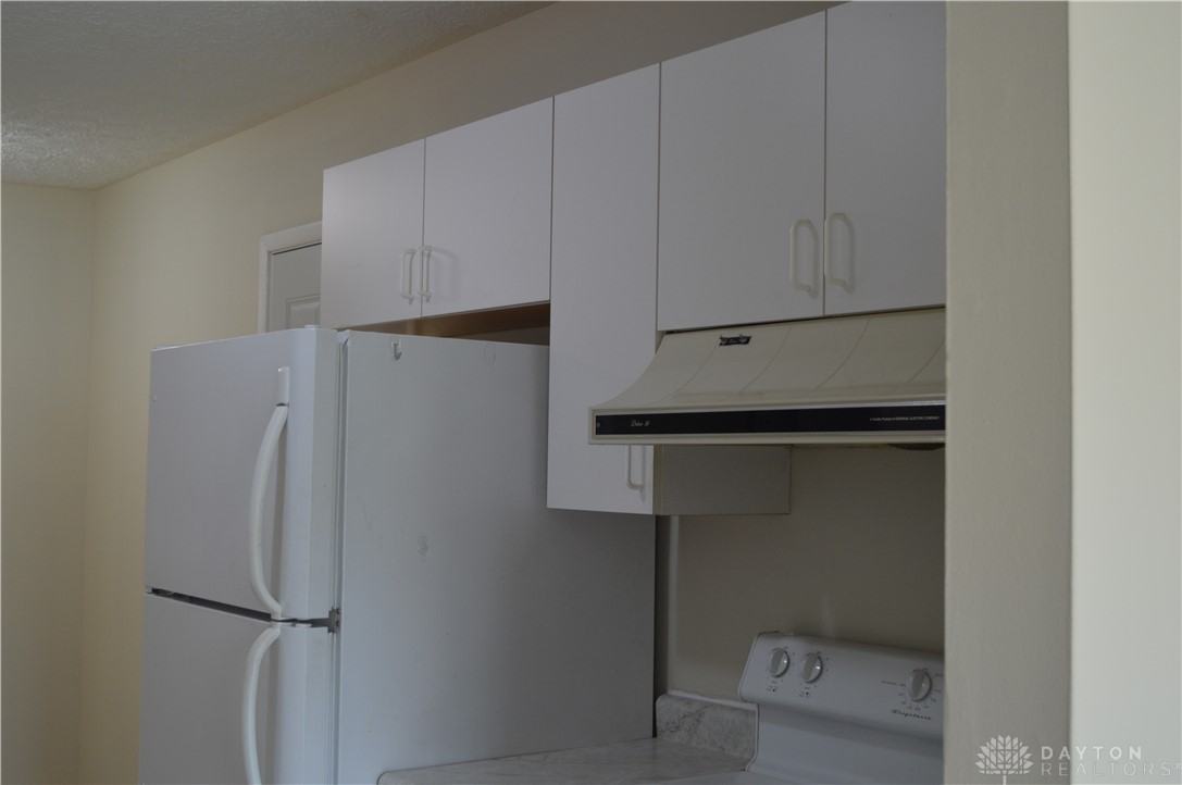 1217 Robbins Run Ct - Photo 6 of 32