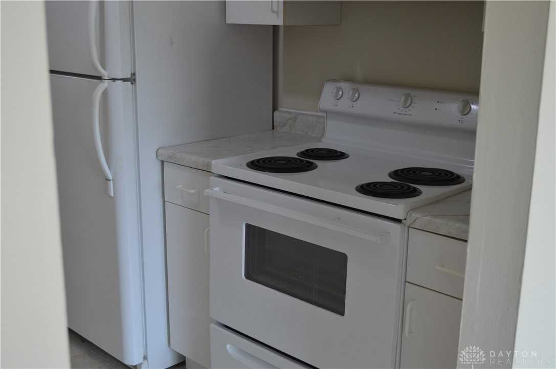 1217 Robbins Run Ct - Photo 7 of 32