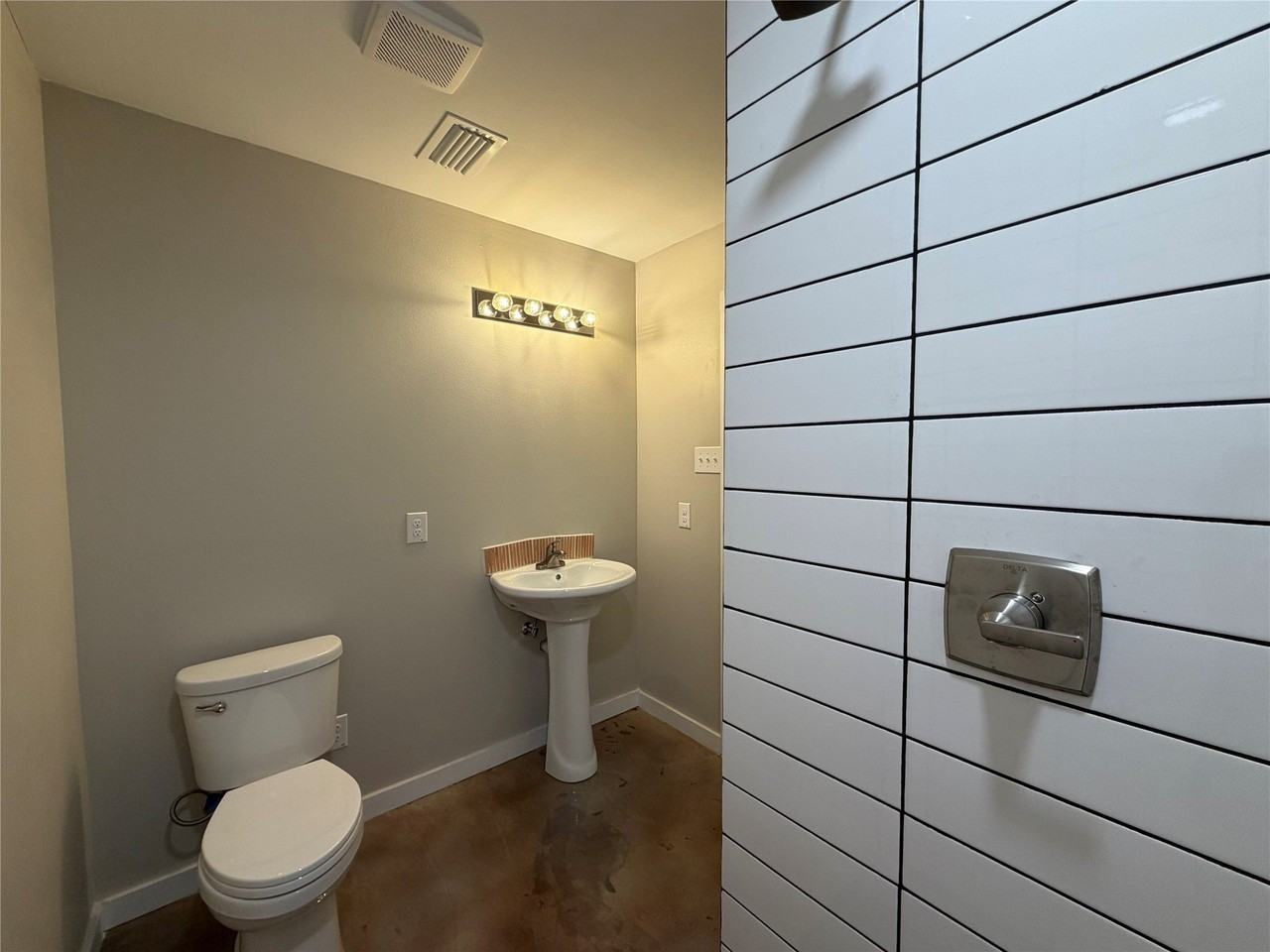 957 Woods Ave - Photo 7 of 22