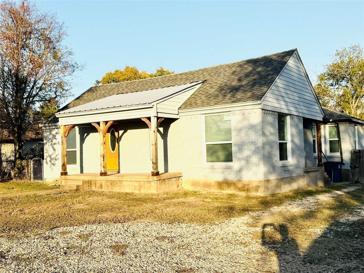 632 Peggs St - Photo 2 of 40