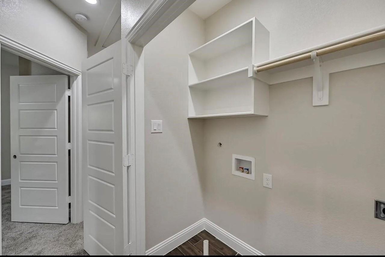 1705 Ash Crescent St - Photo 6 of 8
