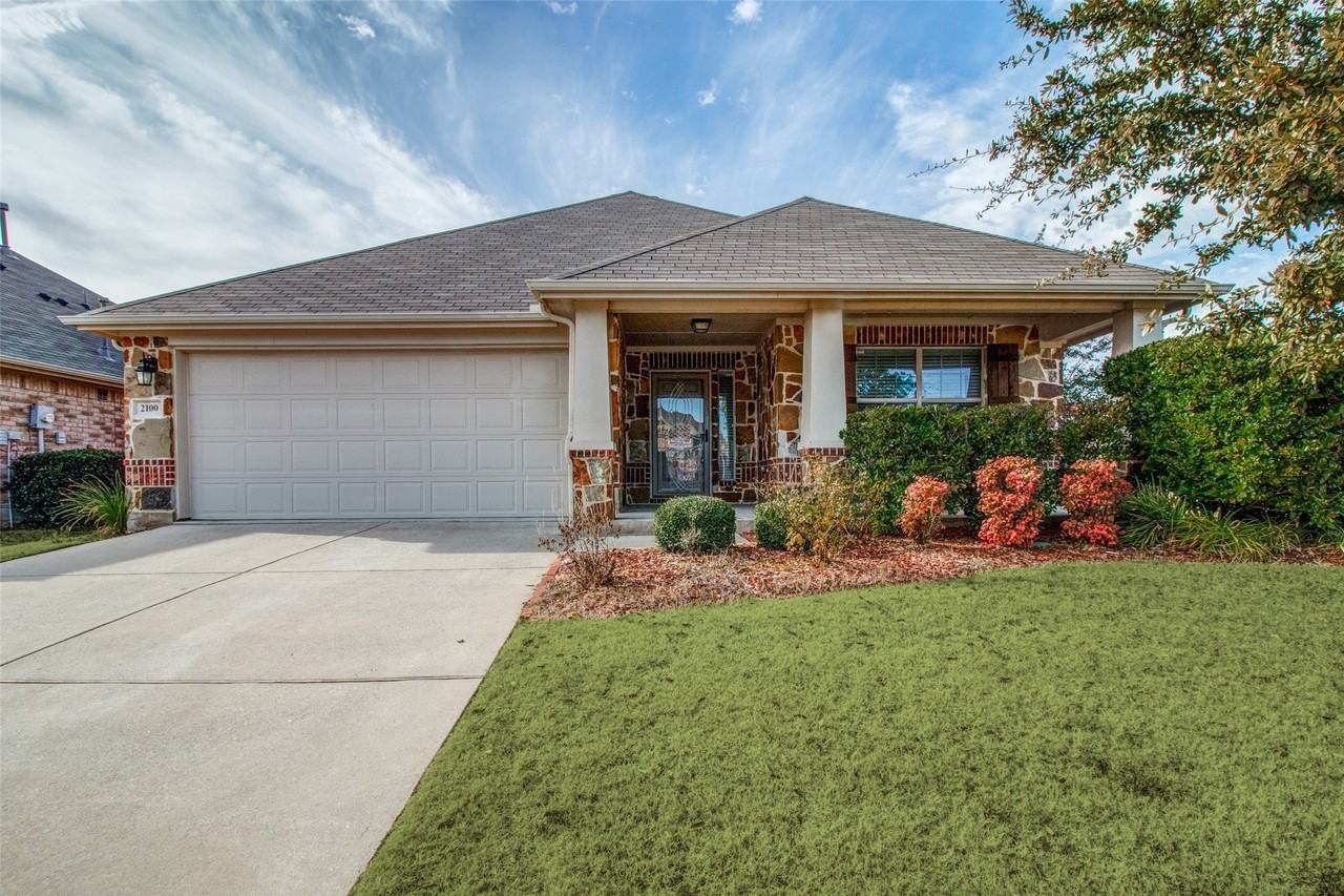 2100 Willow Creek Dr