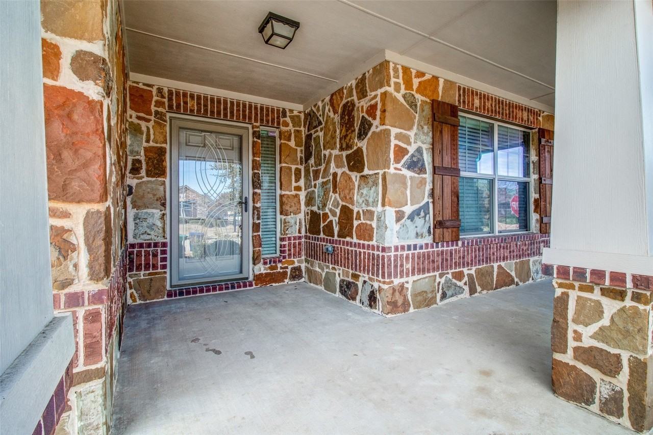 2100 Willow Creek Dr - Photo 3 of 27