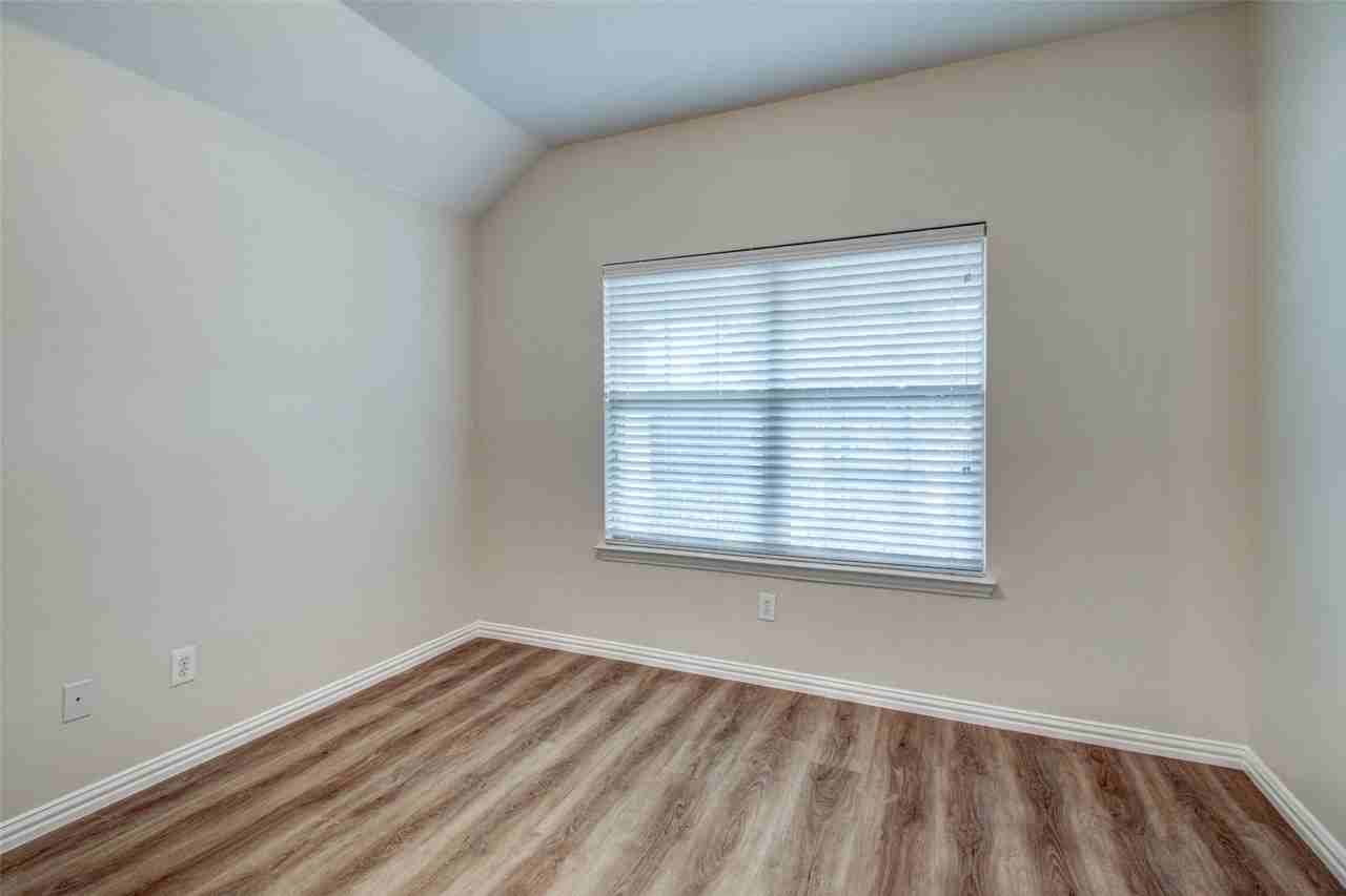 2100 Willow Creek Dr - Photo 5 of 27