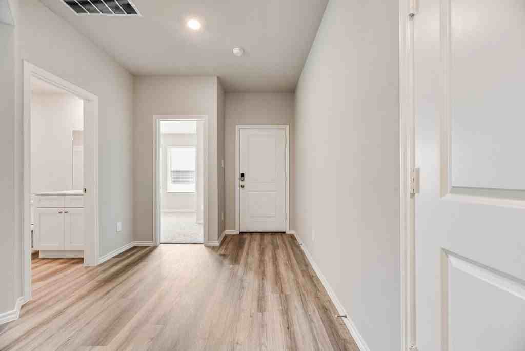 16537 Hudson Prairie Way - Photo 2 of 18