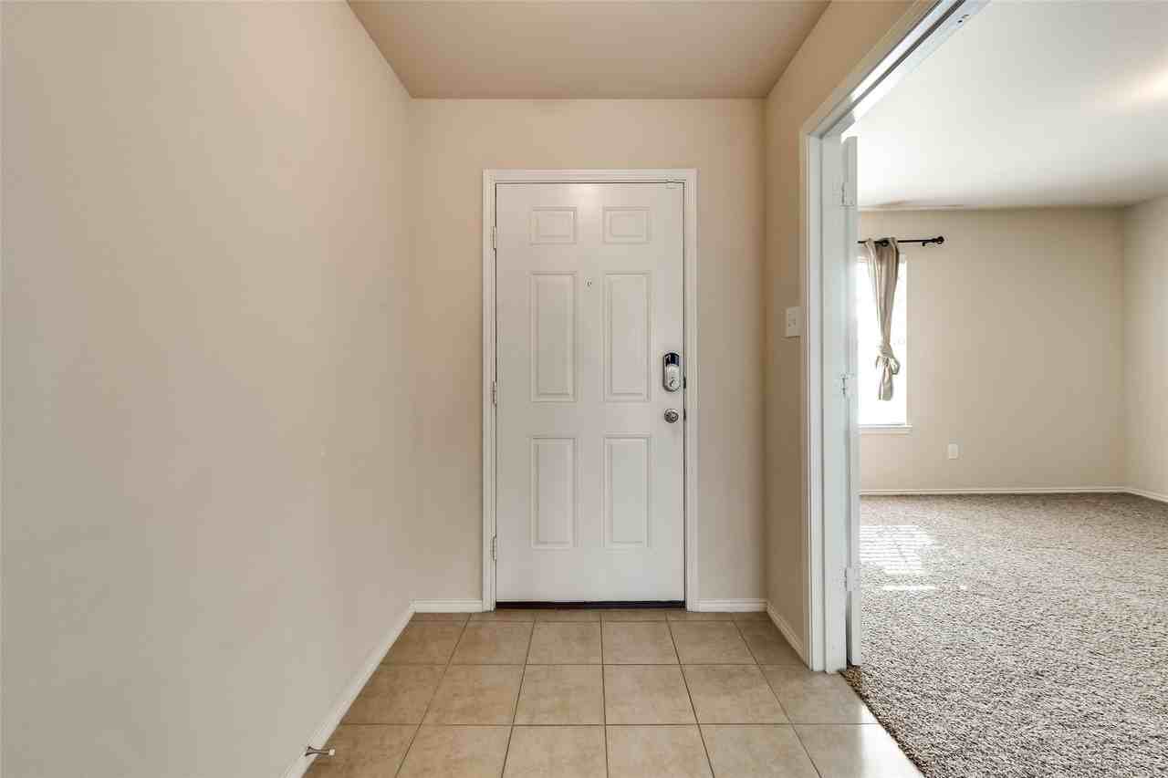 7000 Derbyshire Dr - Photo 4 of 27