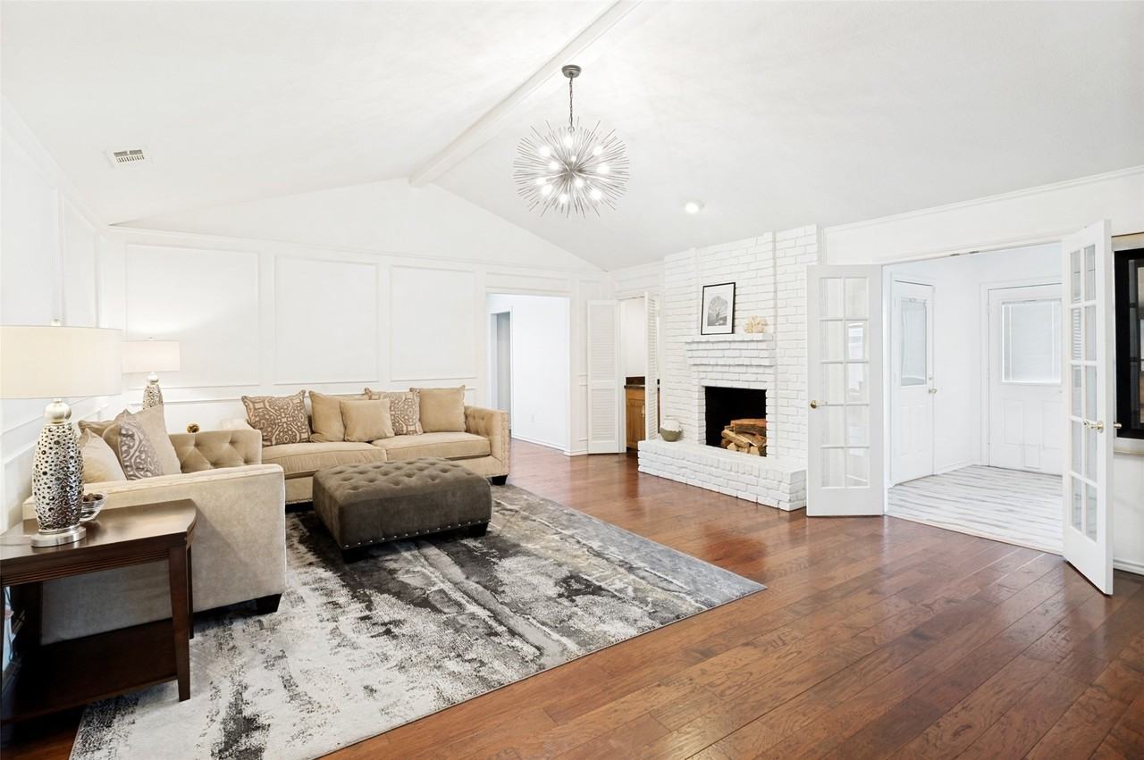 1005 De Pauw Dr - Photo 4 of 26