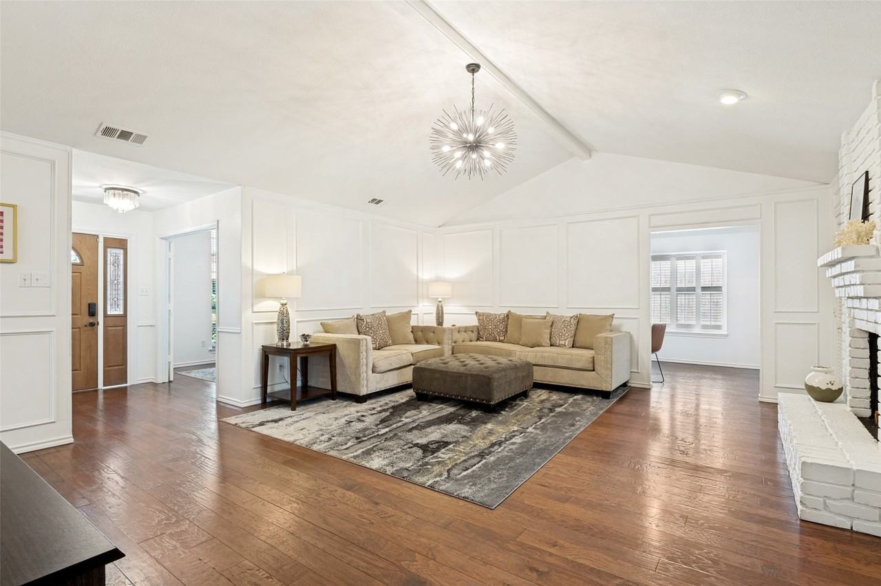 1005 De Pauw Dr - Photo 5 of 26