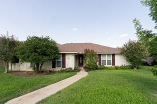 106 Mapleleaf Ln - Photo 1 of 1