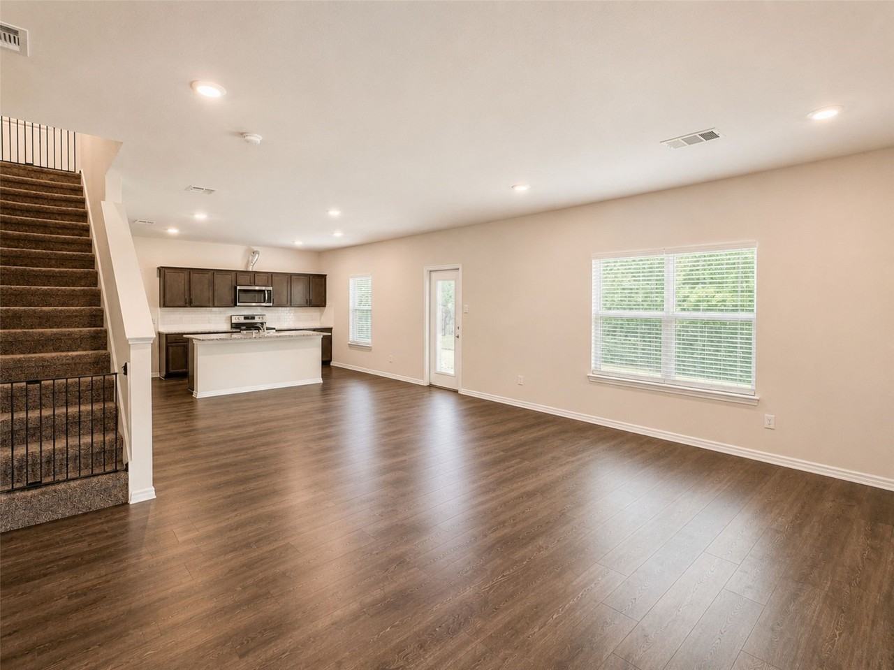 3387 Everly Dr - Photo 6 of 21