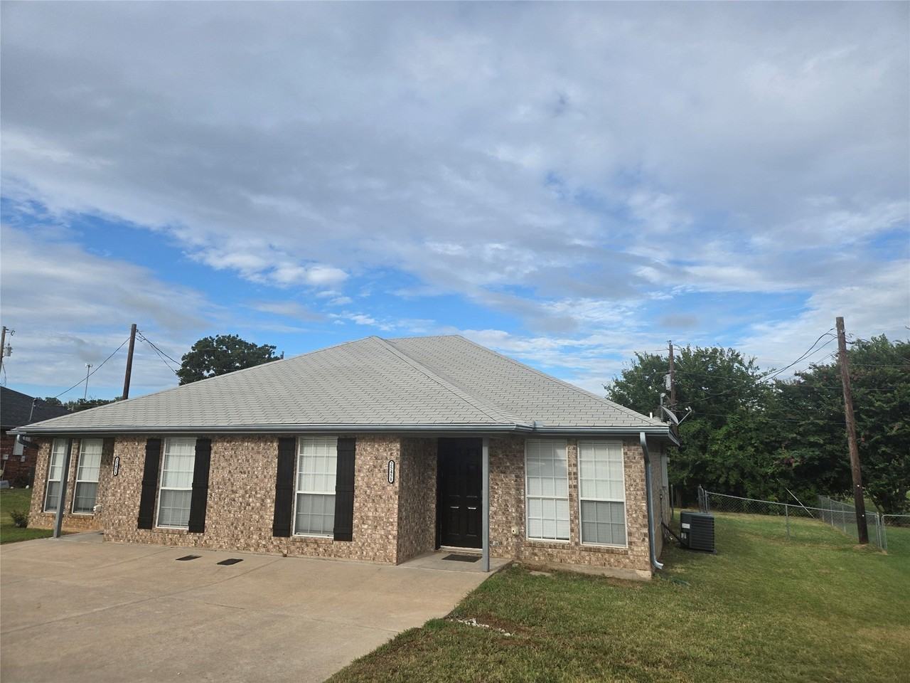 2545 E Renfro St #A - Photo 3 of 18
