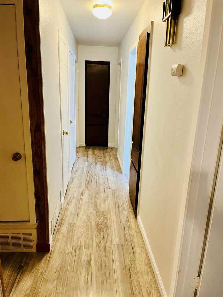 601 Bentwood Dr - Photo 7 of 12