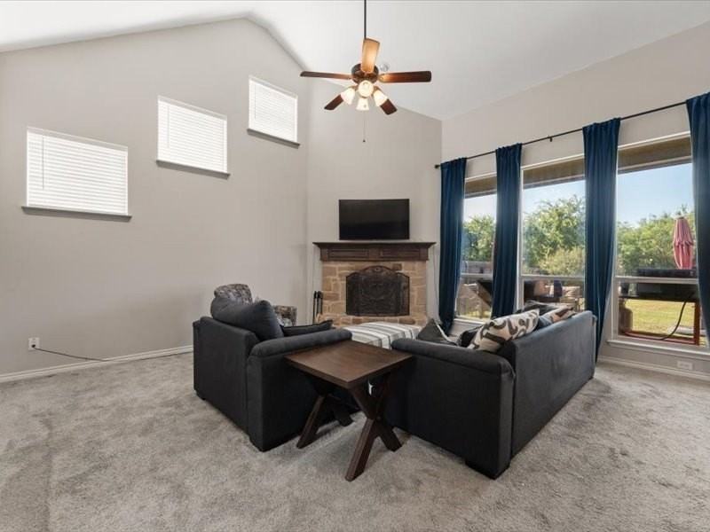 654 Plum Dr - Photo 5 of 34