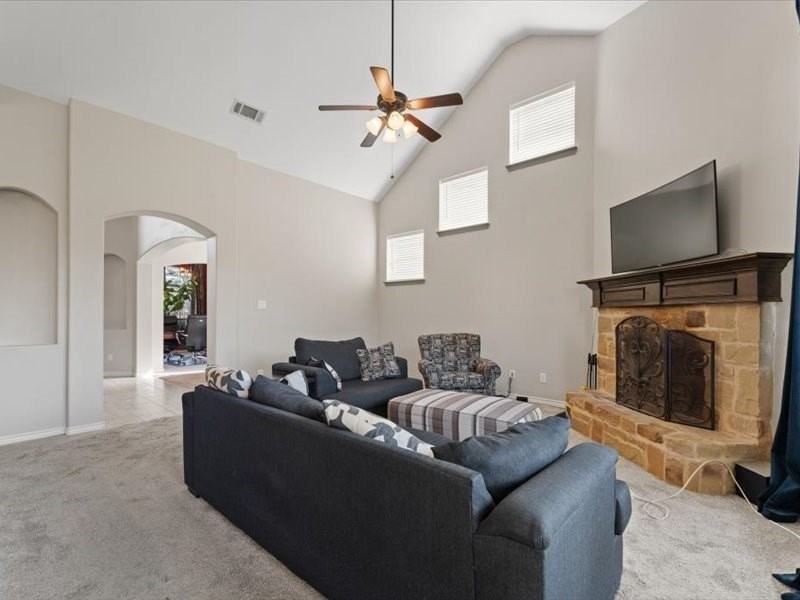 654 Plum Dr - Photo 6 of 34
