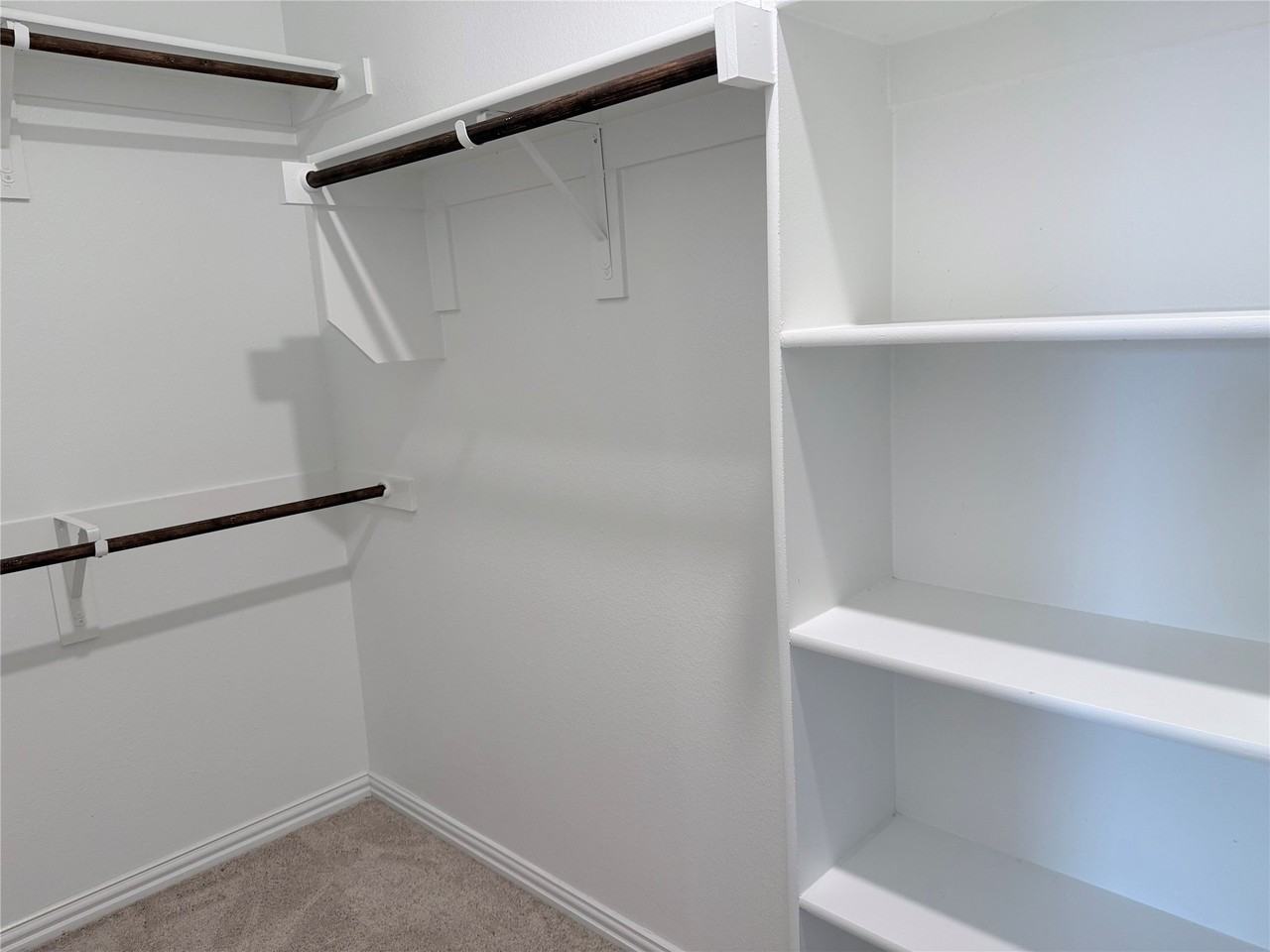1200 Mahogany Ln - Photo 7 of 14