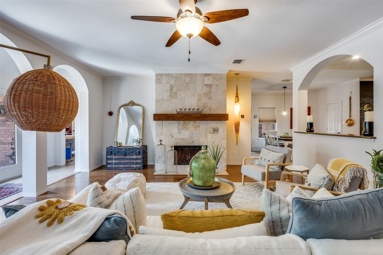 1204 Thimbleberry Dr - Photo 4 of 16