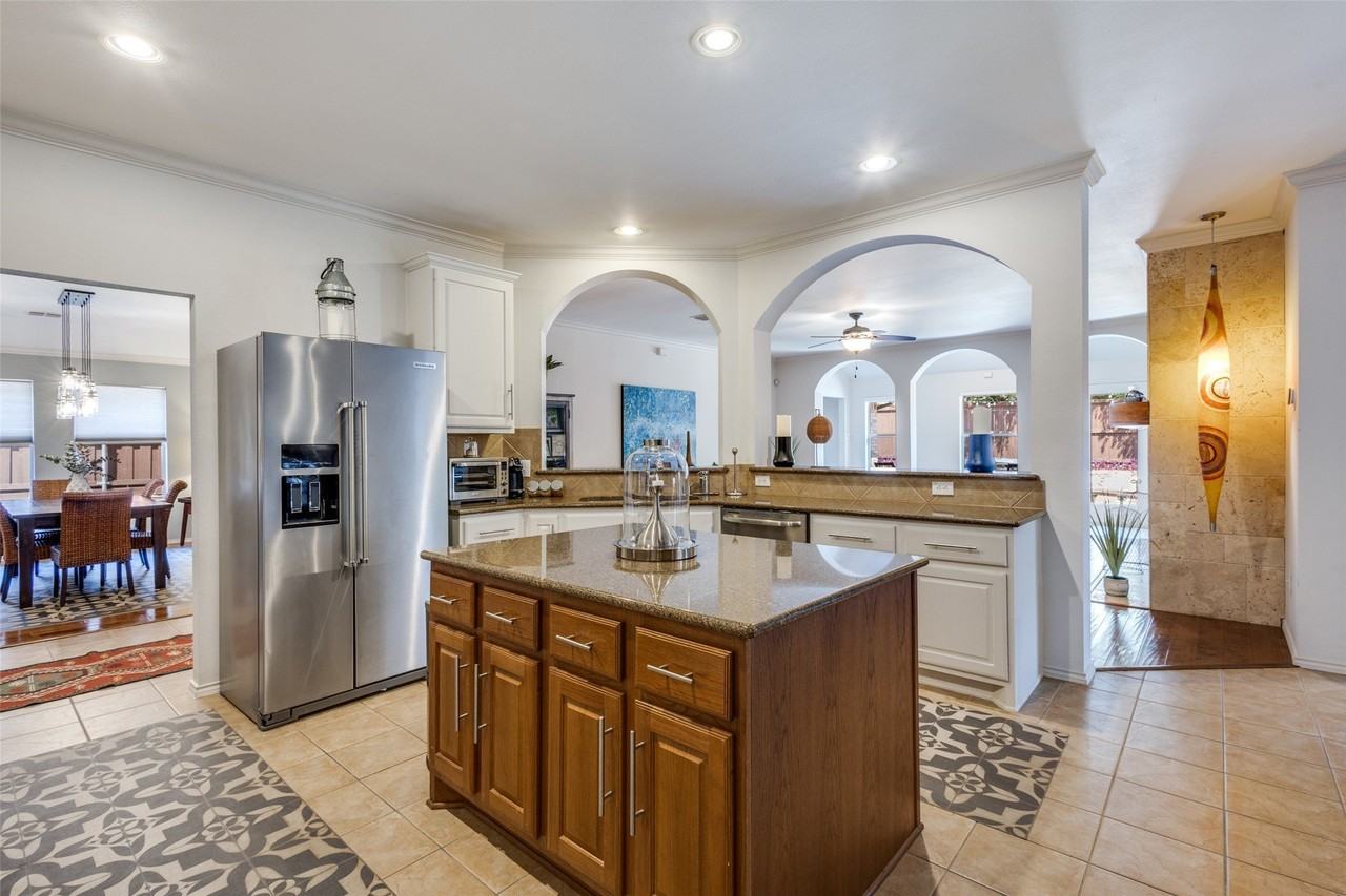 1204 Thimbleberry Dr - Photo 5 of 16