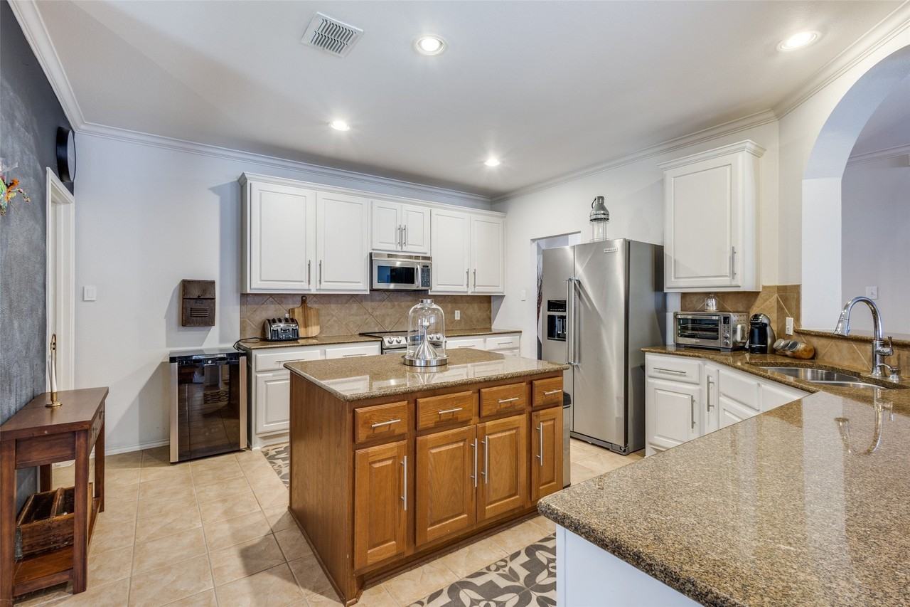 1204 Thimbleberry Dr - Photo 6 of 16