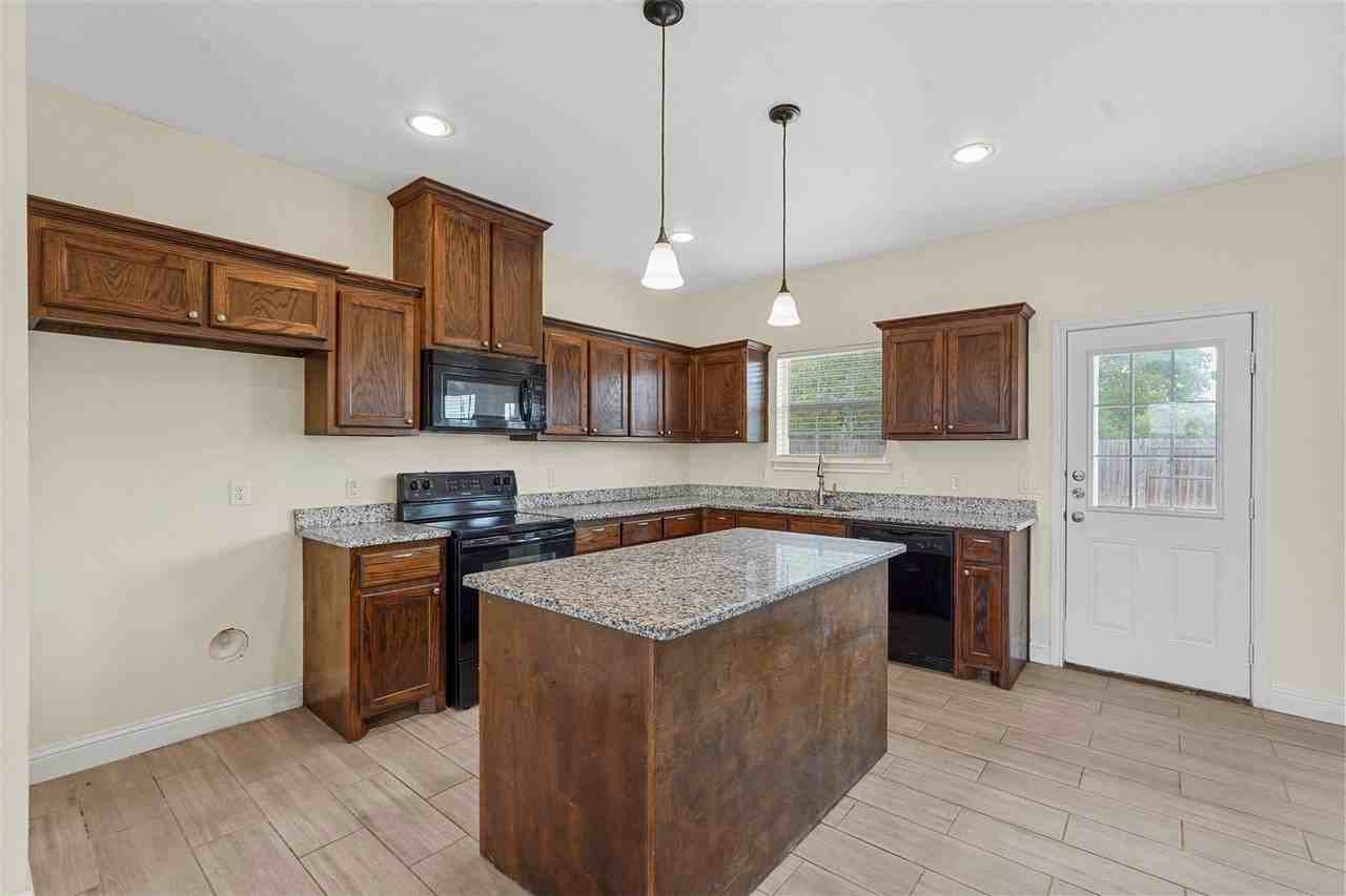 2103 Oliver St - Photo 6 of 22