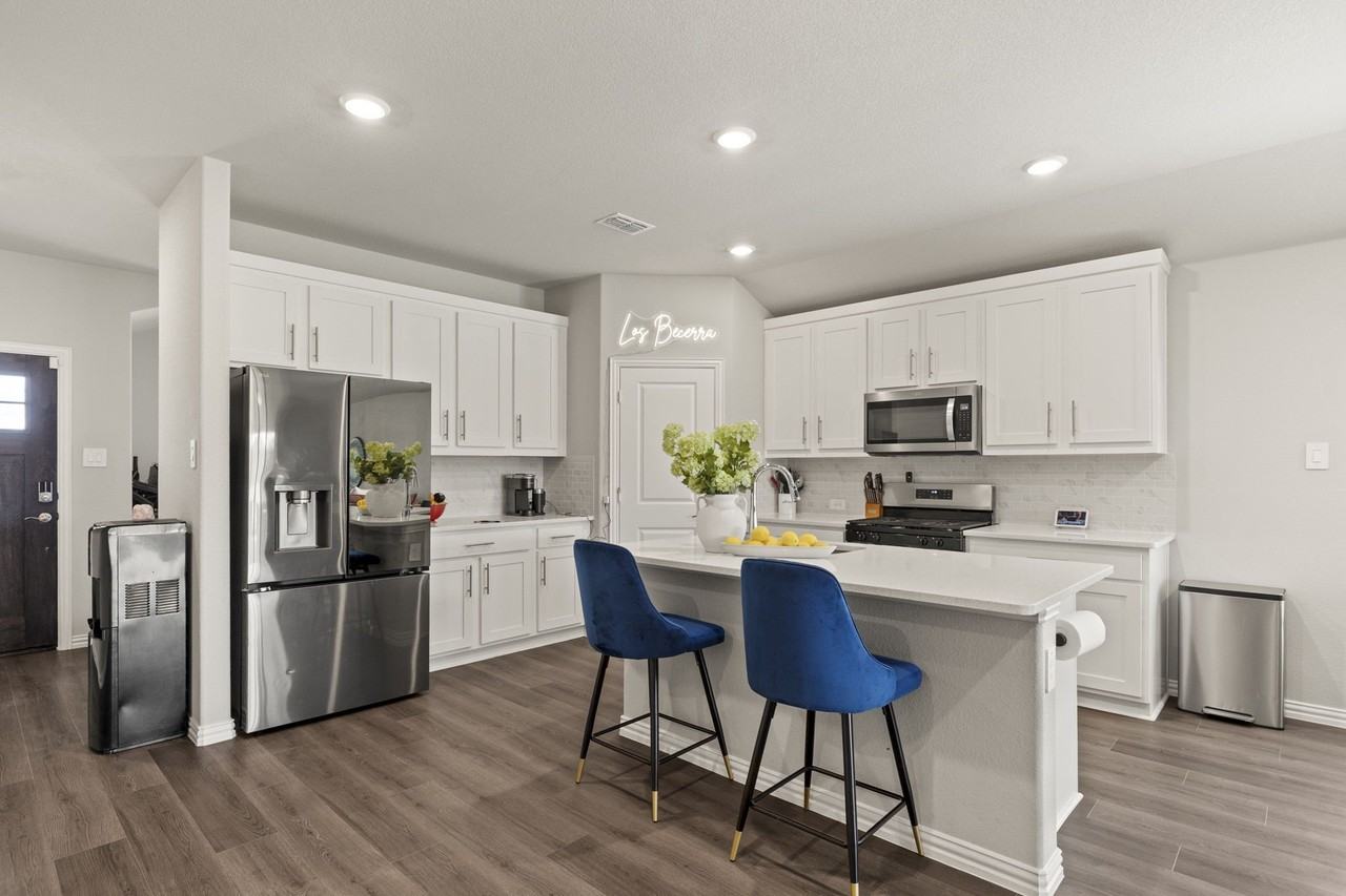 2110 Colt Ct - Photo 5 of 31