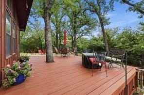111 Oak Tree Ln - Photo 3 of 40
