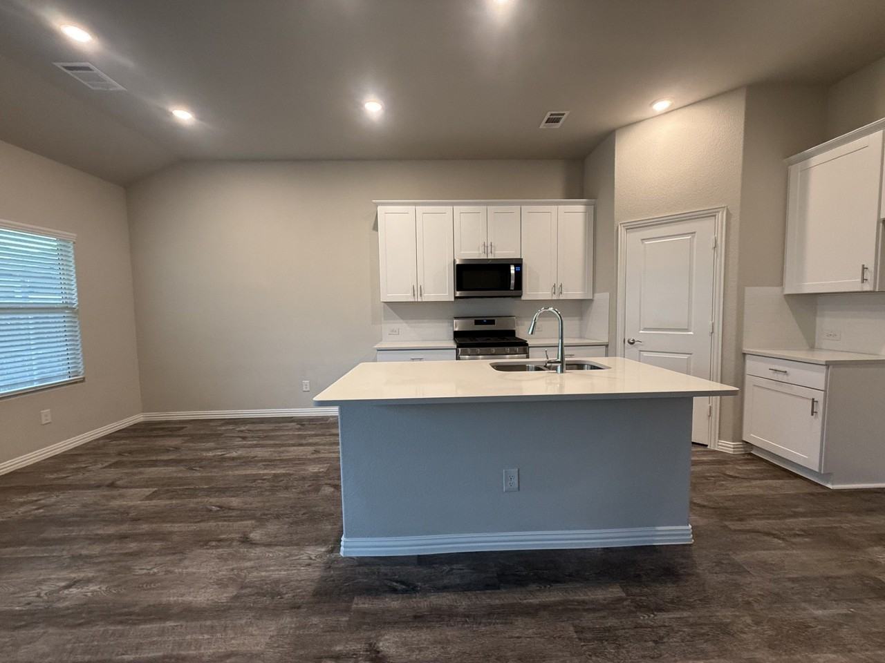 1804 Berry Ridge Trl - Photo 6 of 37