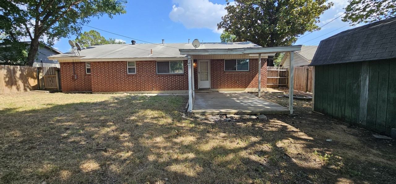 7205 Merry Ln - Photo 2 of 21