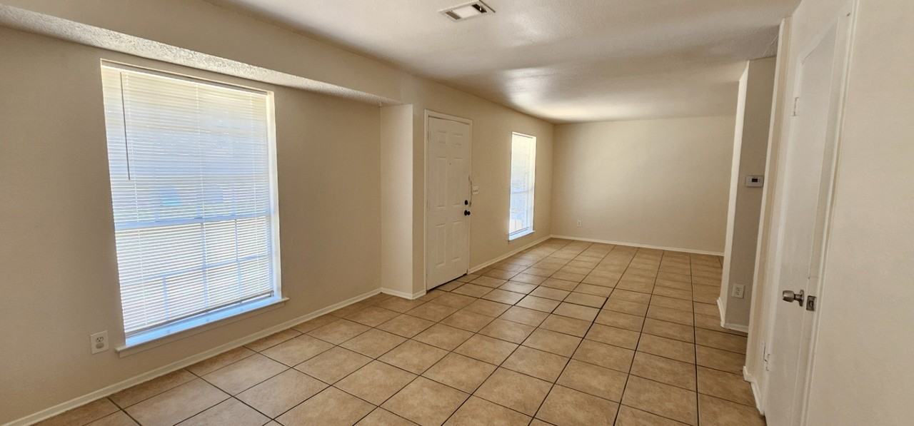 7205 Merry Ln - Photo 3 of 21