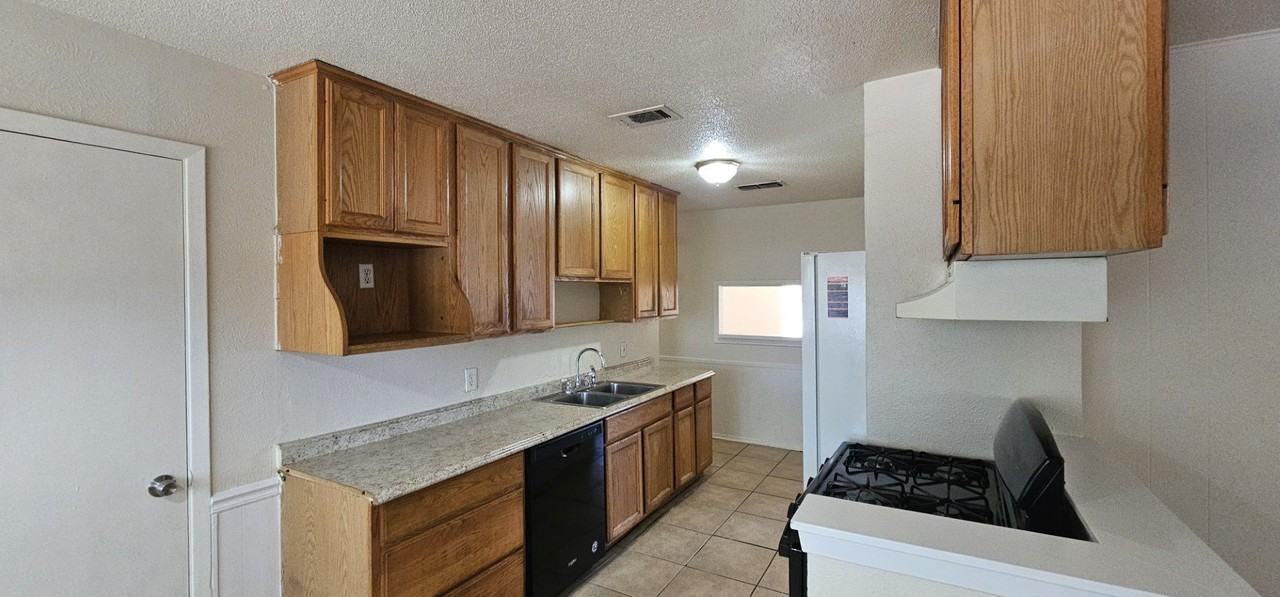 7205 Merry Ln - Photo 6 of 21
