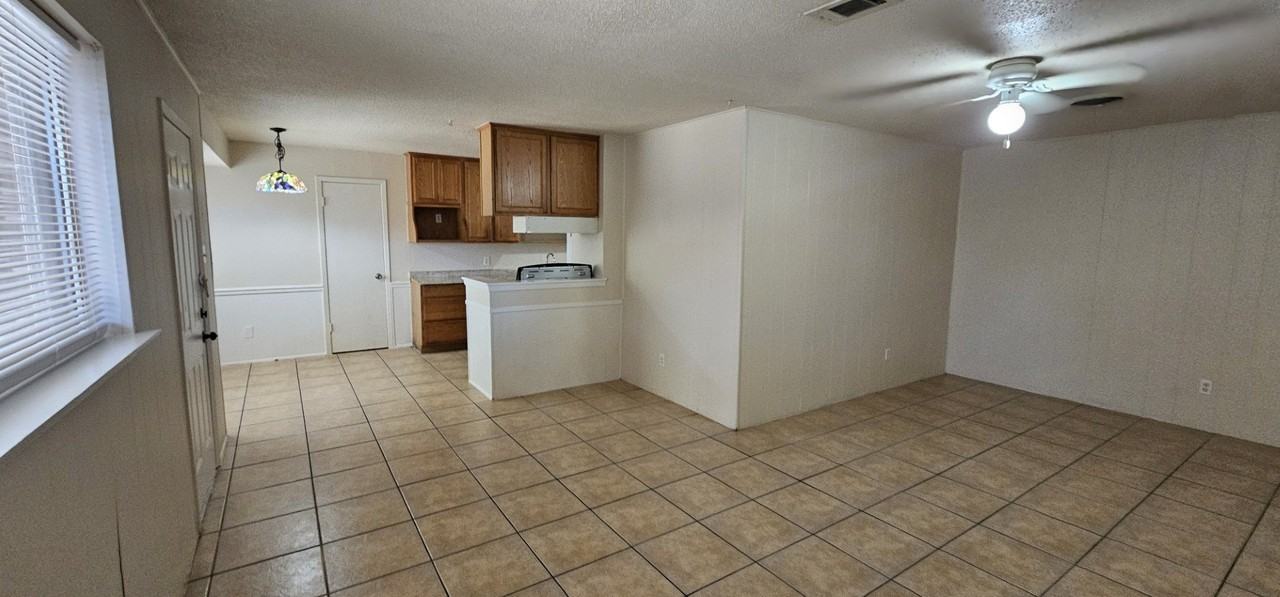 7205 Merry Ln - Photo 7 of 21
