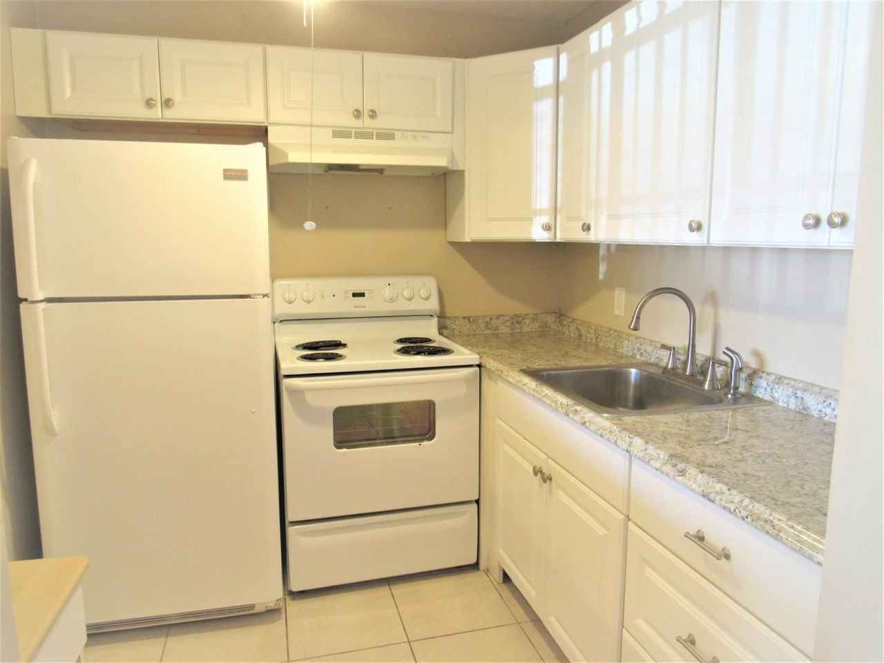 214 Berkshire K - Photo 3 of 25