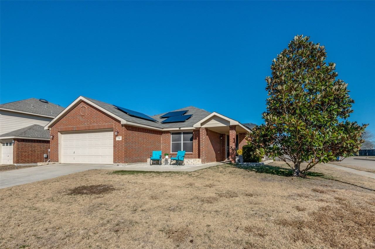 728 Falcon Rd - Photo 3 of 30