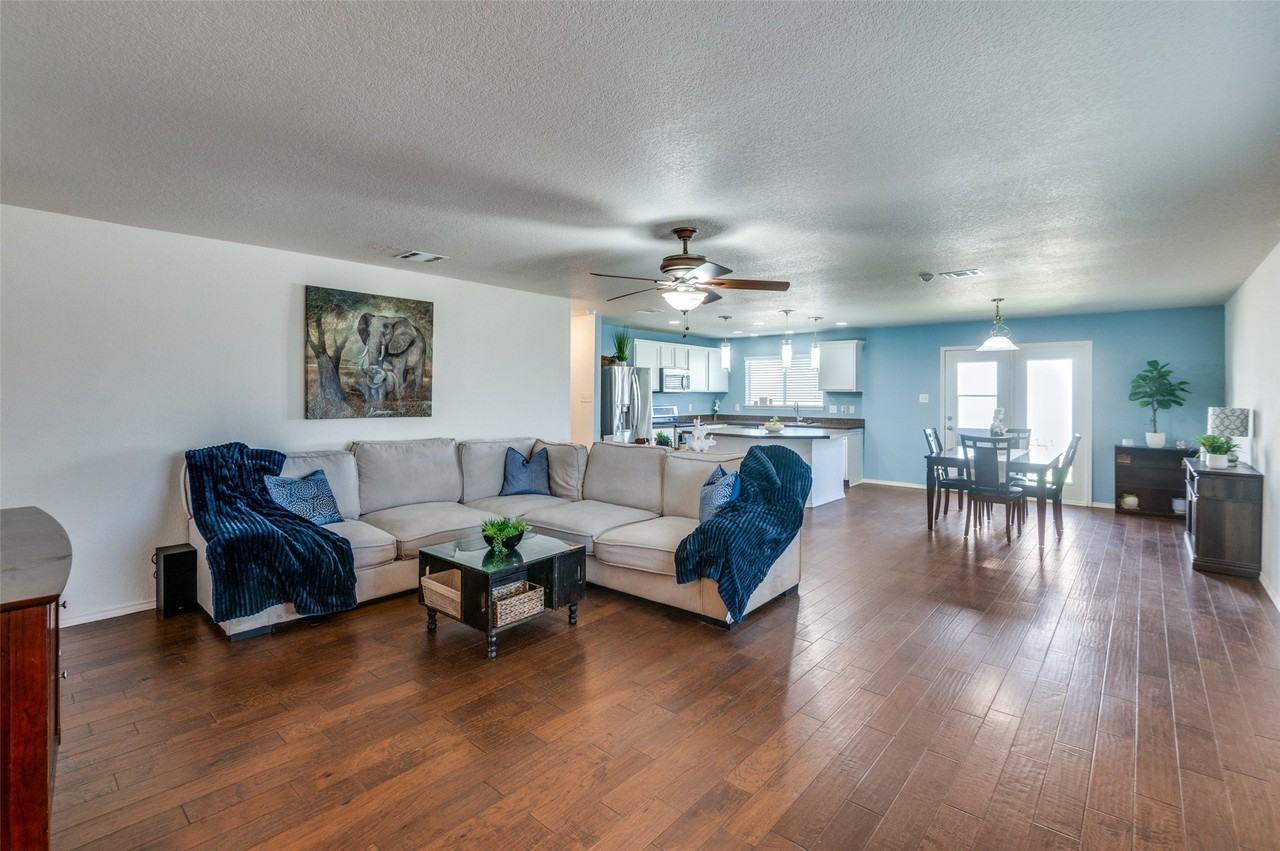 728 Falcon Rd - Photo 4 of 30
