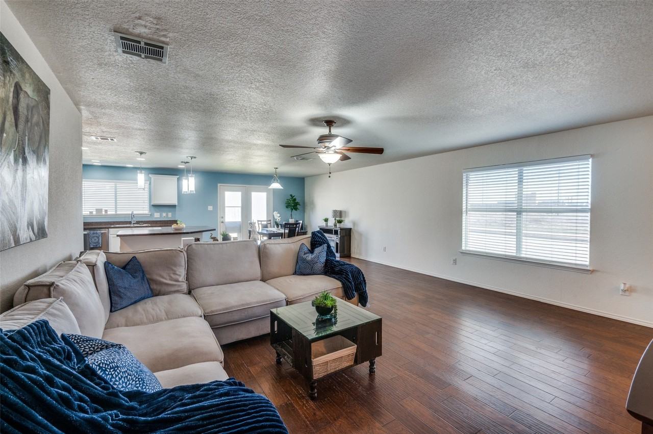 728 Falcon Rd - Photo 5 of 30