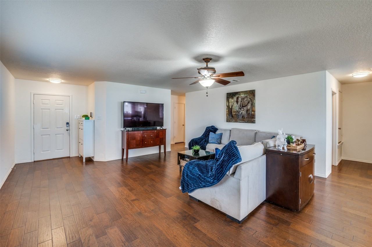 728 Falcon Rd - Photo 6 of 30