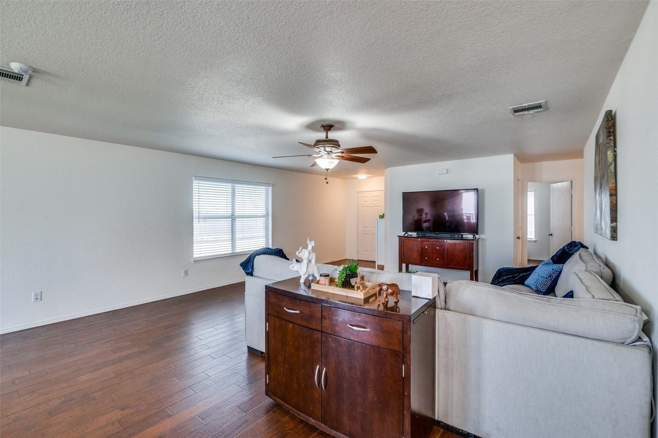 728 Falcon Rd - Photo 7 of 30