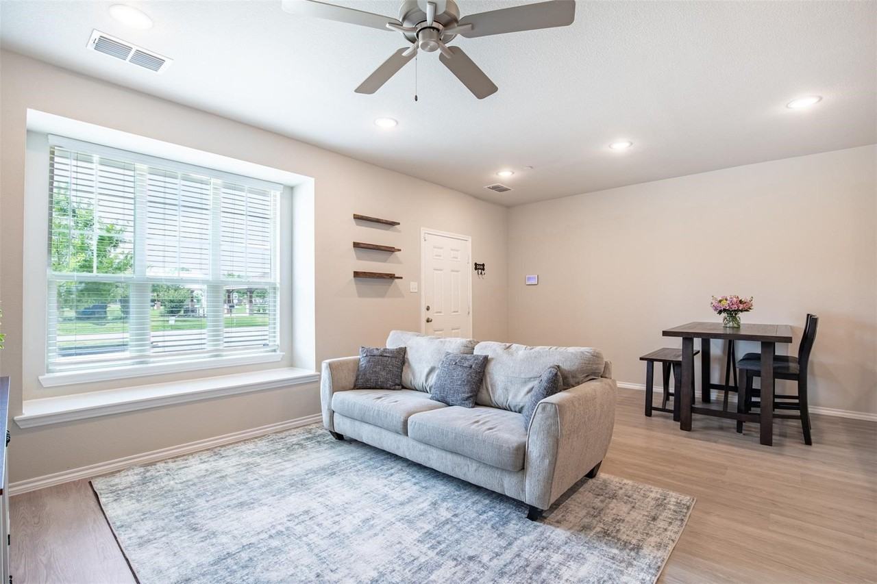 2308 Davenport Dr - Photo 6 of 25