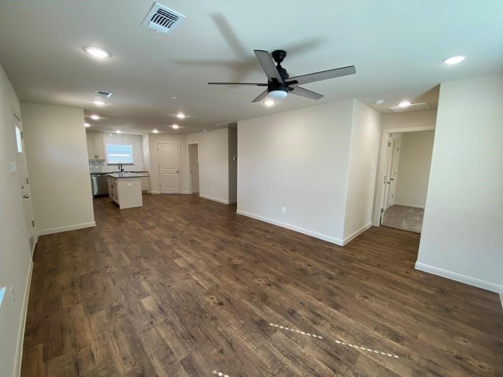 420 E Shepherd St - Photo 3 of 14