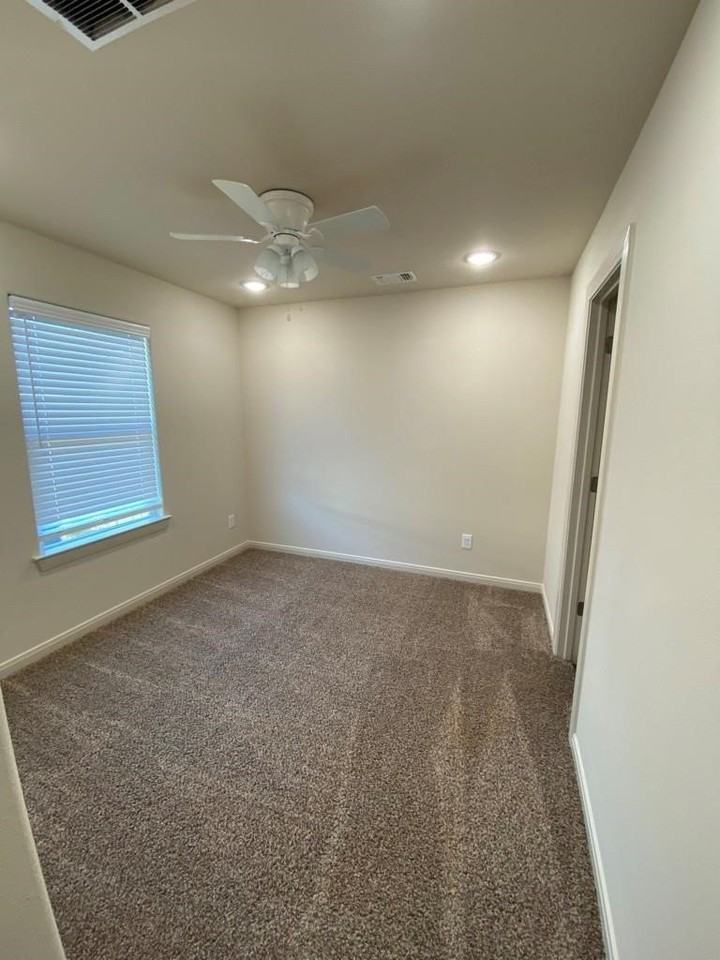 420 E Shepherd St - Photo 5 of 14