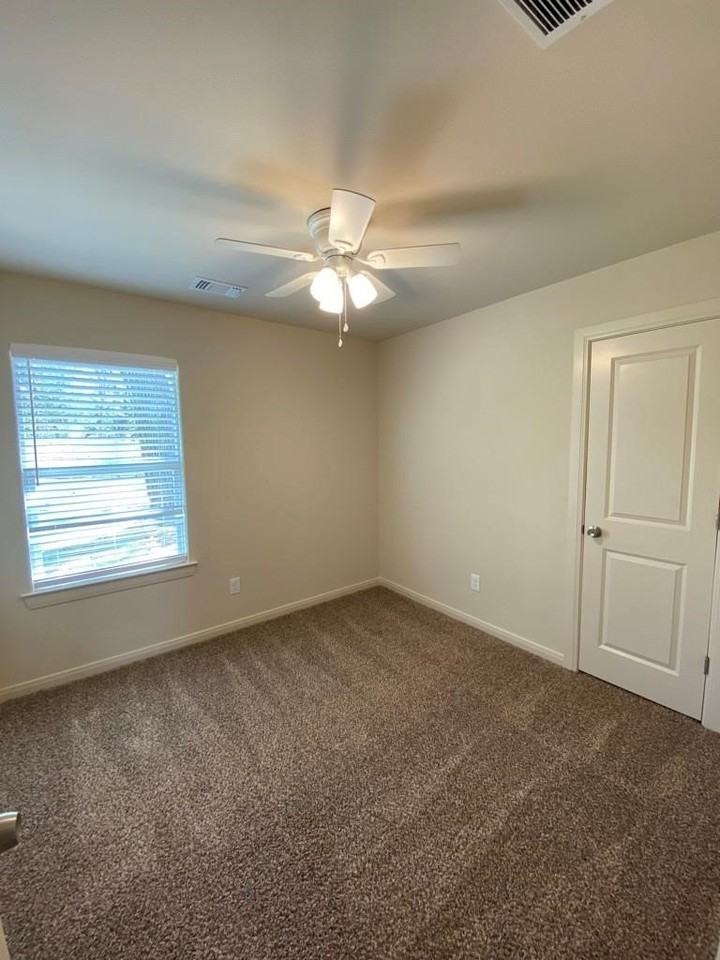 420 E Shepherd St - Photo 6 of 14