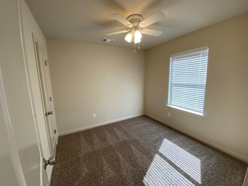 420 E Shepherd St - Photo 7 of 14